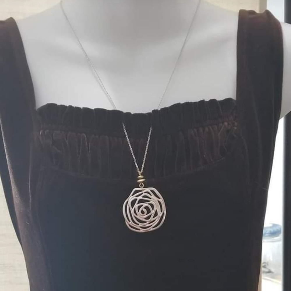 3/$15 NWT Nadine West
Silver tone MOD rose pendant
